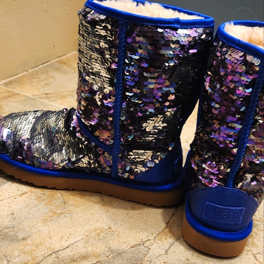 Flip sequence UGG boots